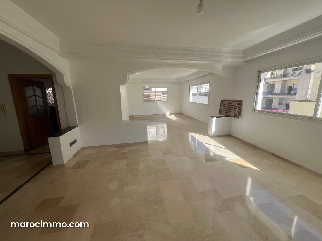220 sqm Apartment with 3 Bedrooms for Rent in Gauthier, Casablanca — Casablanca