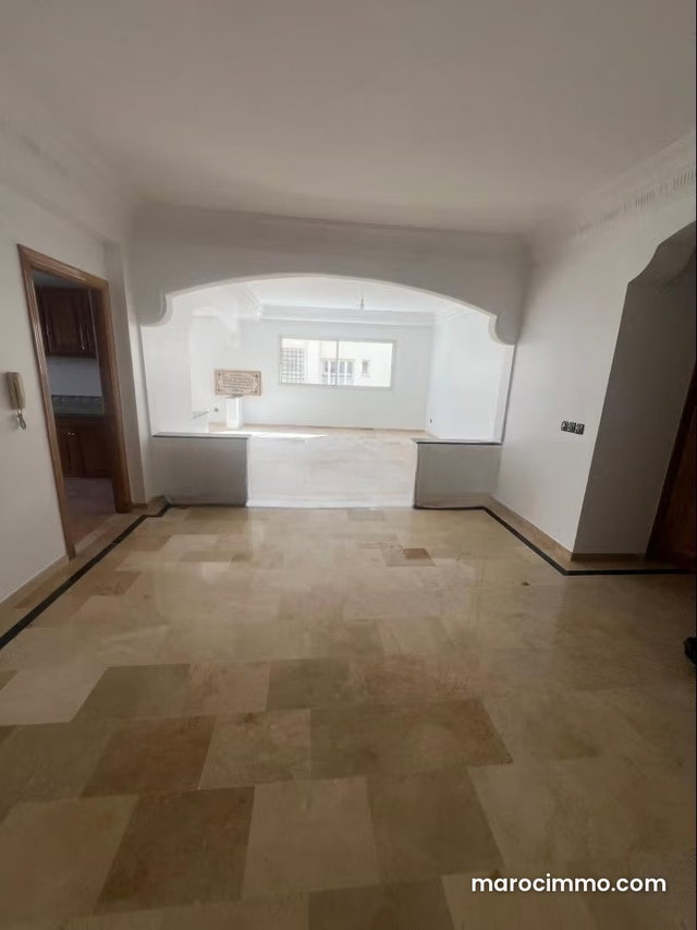Superbe appartement à louer à Gauthier. 3 belles chambres. Système de climatisation — 2