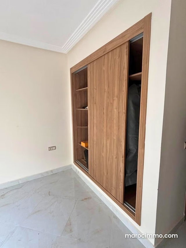 Bel appartement neuf á louer Riad salam, Tanger — 3