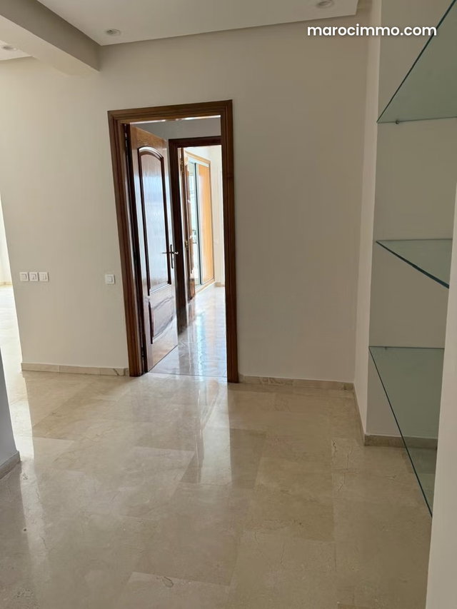 Appartement a la location vide a racine 17000dh — 4