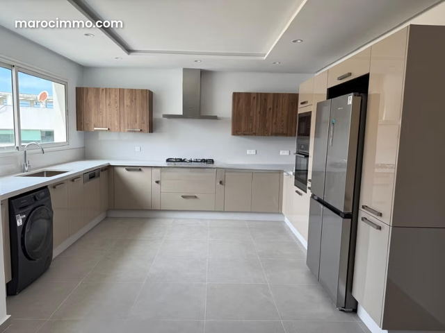 Appartement a la location vide a racine 17000dh — Casablanca