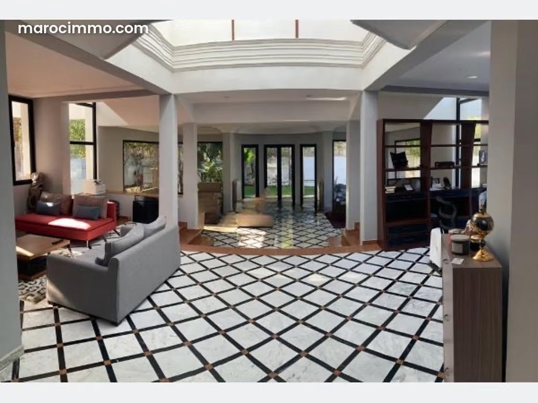 900 m² Villa with Pool and Garden for Rent in Anfa, Casablanca — Casablanca