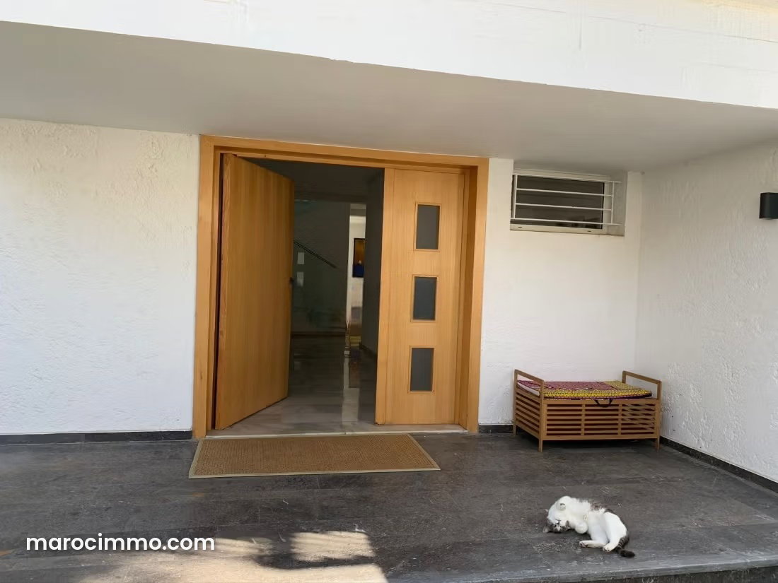 1,000 sqm Villa with Garden, Souissi, Rabat — Rabat