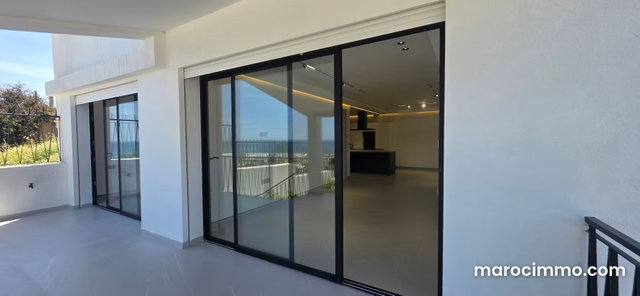 Super Appartement en vente à capo Negro. 3 grandes pièces. Vue panoramique imprenable sur mer montagnes et forêt, porte blindée — 2