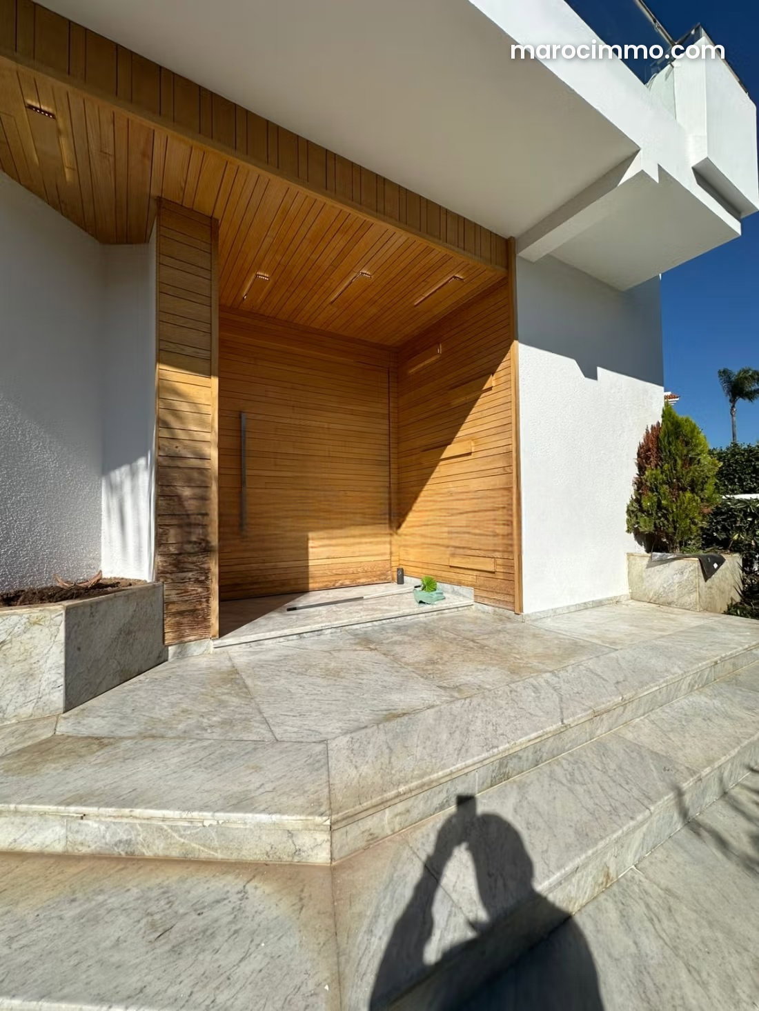 Furnished 700 sqm Villa with Pool and Luxury Features, Riyad, Rabat — Rabat