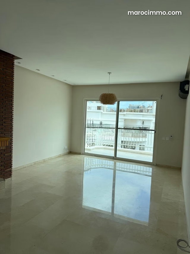 Très bel appartement en location à Racine. 3 chambres agréables. Chauffage central et porte blindée — 5