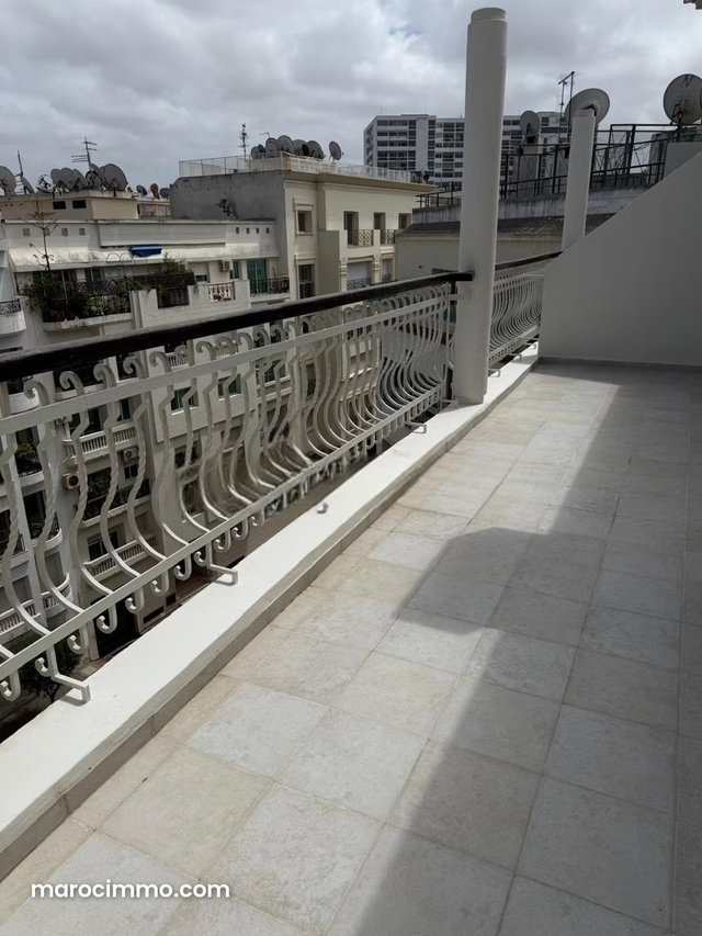 Très bel appartement en location à Racine. 3 chambres agréables. Chauffage central et porte blindée — 2
