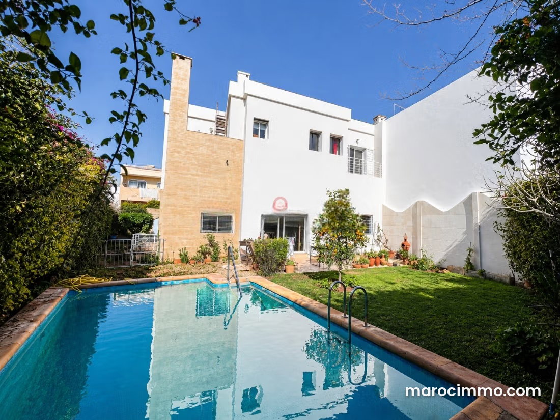 6-Bedroom Villa with Pool and Garden in Dar Bouazza — Dar Bouazza