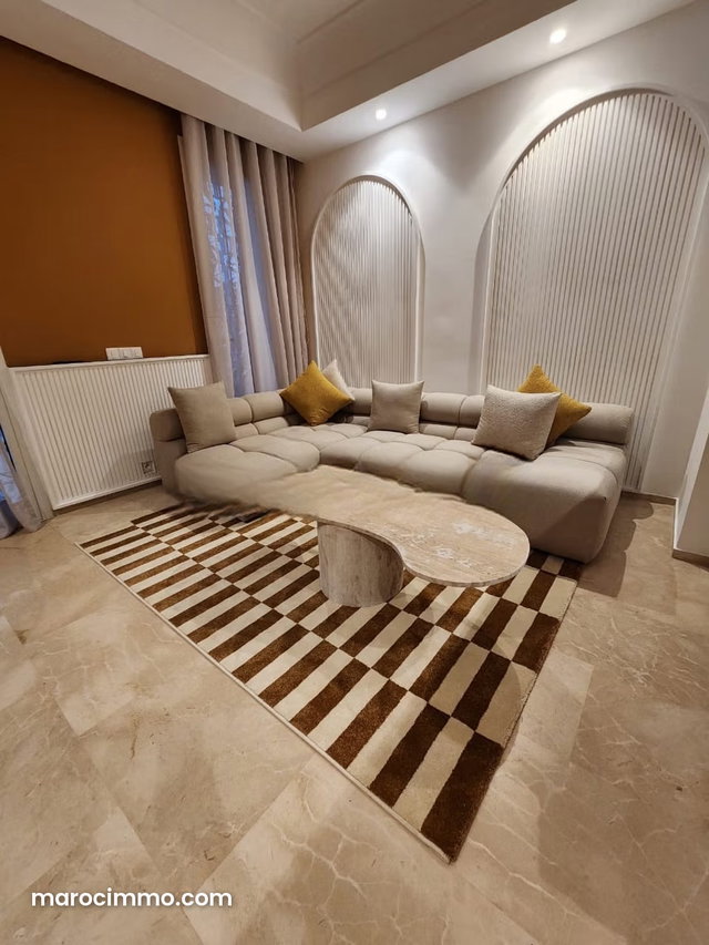 Luxurious Apartment with Private Garden — 2