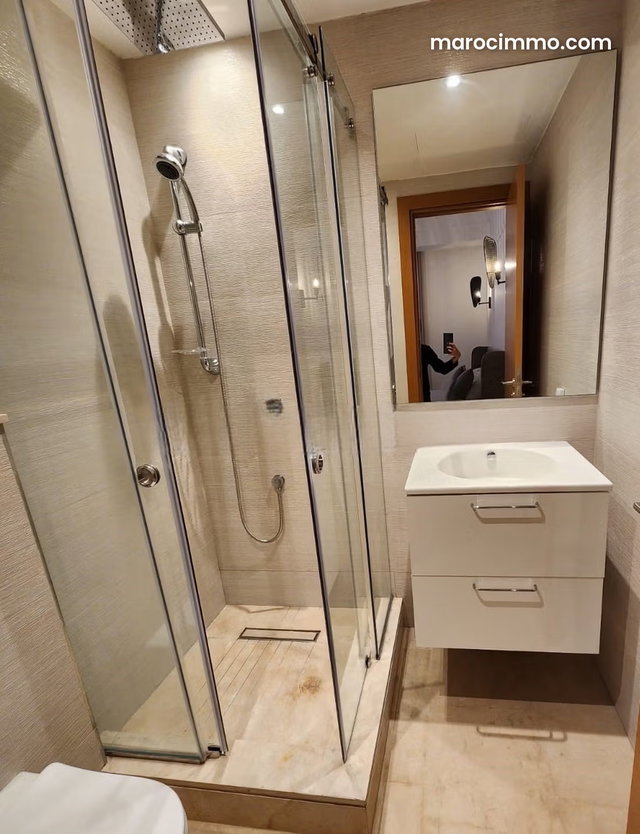 Luxurious Apartment with Private Garden — 5