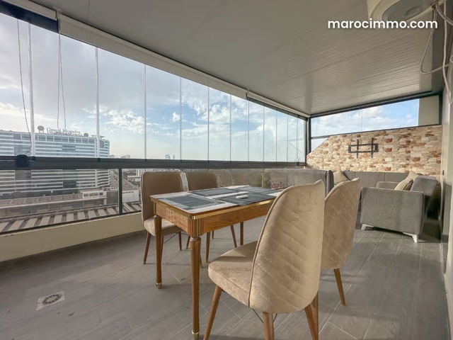 Appartement meublé au 10eme dernier étage sans vis à vis avec une vue imprenable sur Casablanca — Casablanca
