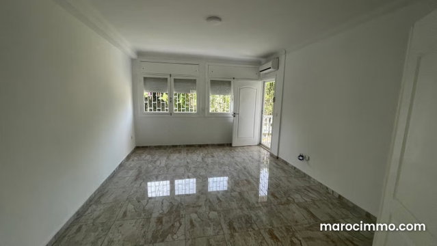 Magnificent villa for rent in Hassan Centre Ville. 700 m². Double glazing and central heating — 2