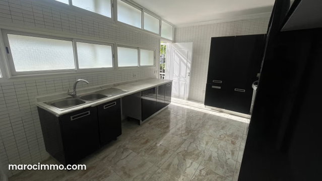 Magnificent villa for rent in Hassan Centre Ville. 700 m². Double glazing and central heating — 4