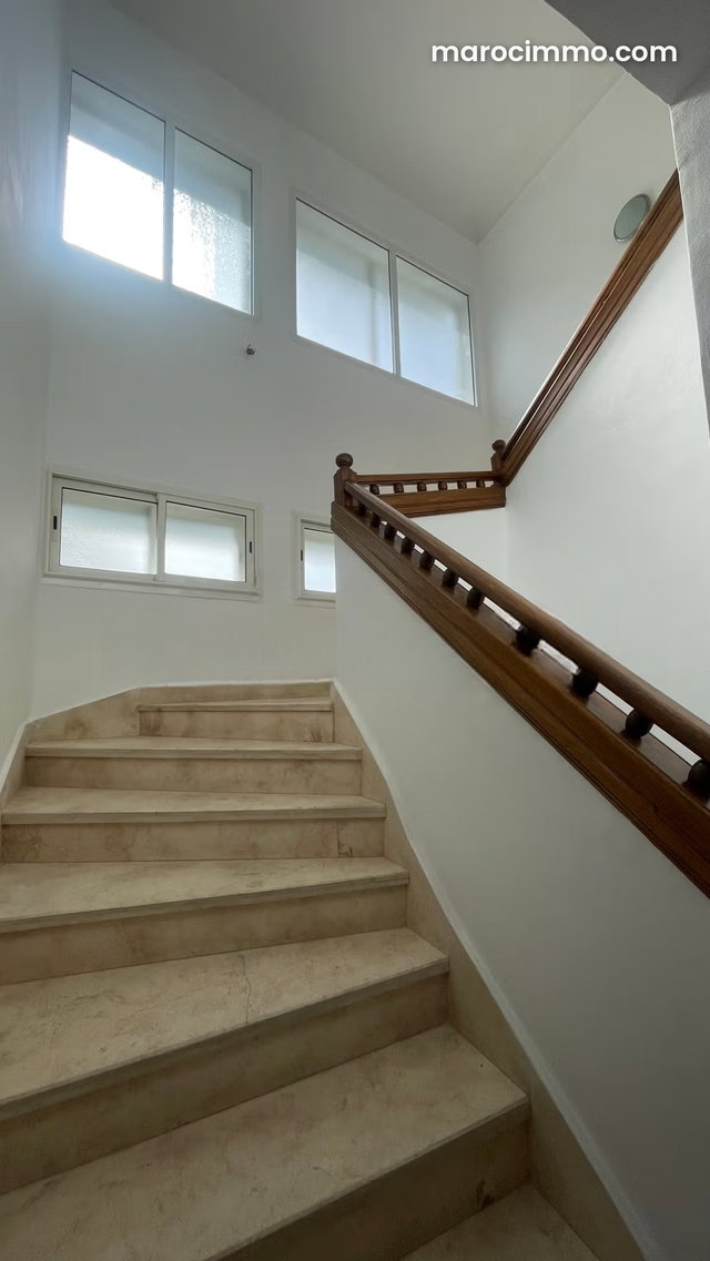 Magnificent villa for rent in Hassan Centre Ville. 700 m². Double glazing and central heating — 5