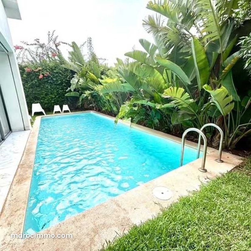 305 m² Villa, 4 Bedrooms with Garden, Dar Bouazza for Sale — Dar Bouazza