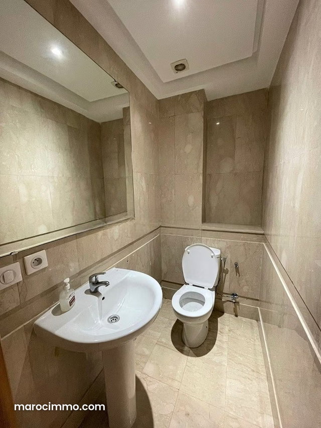 Bureau Neuf luxe 64m2 à Quartier Palmier — 5