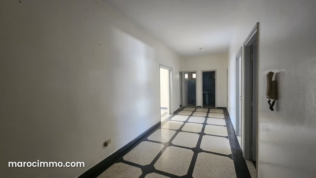 Beaux bureaux à louer à Agdal. Surface totale 110 m². Conciergerie à disposition — 2
