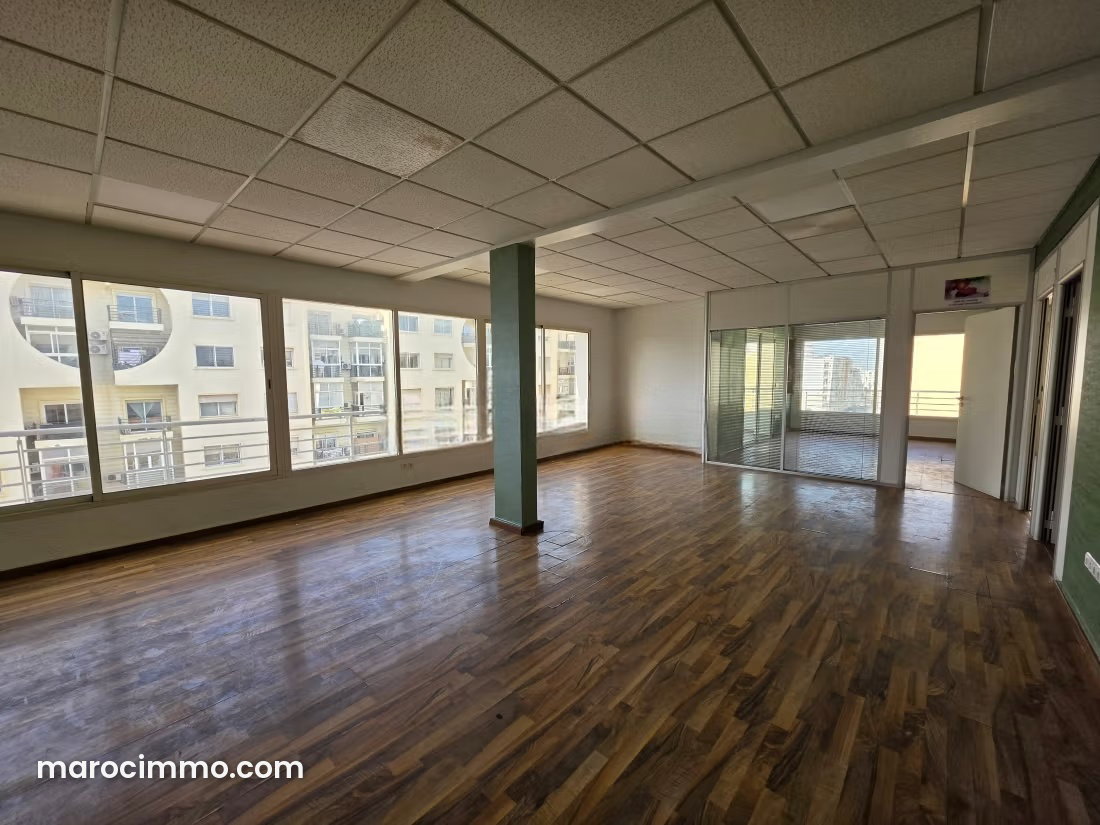 110 m² Office in the Heart of Mers Sultan, Casablanca — Casablanca