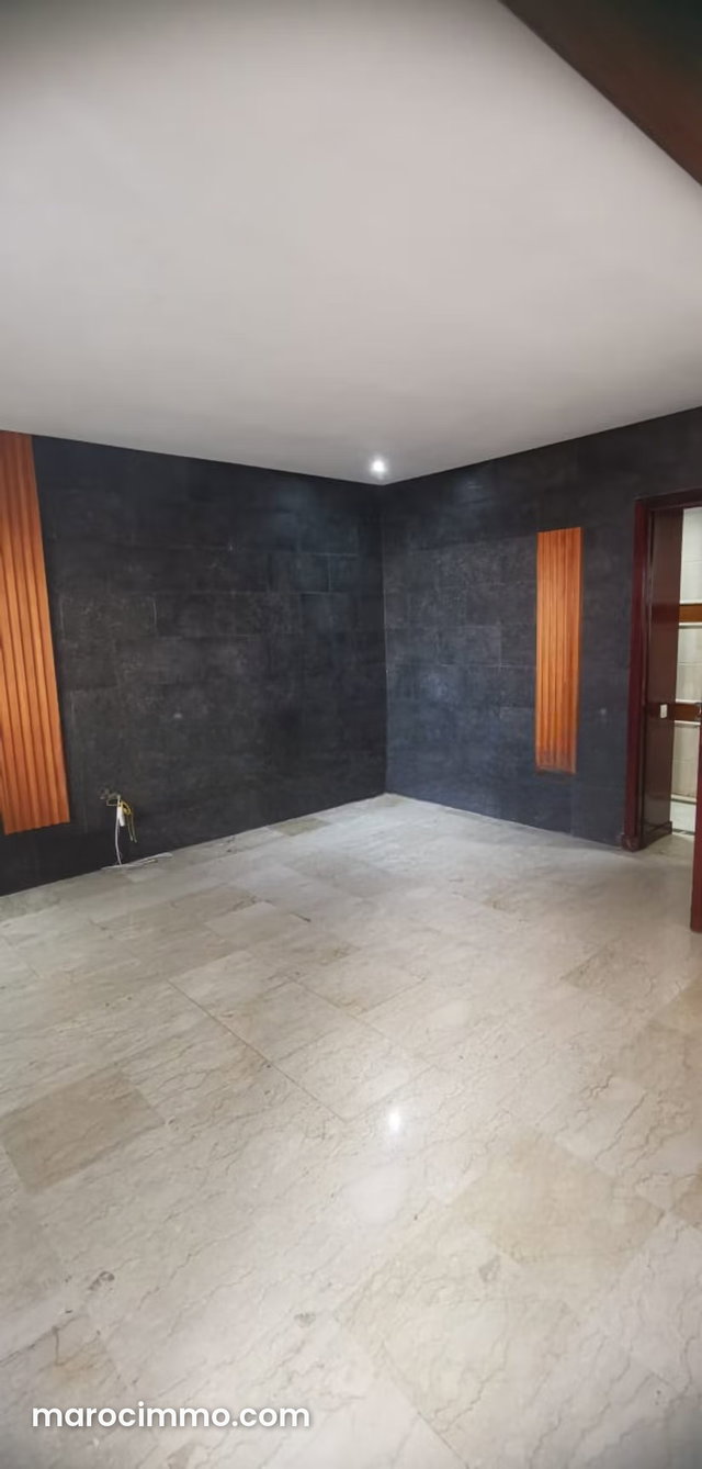 À VENDRE – Superbe Appartement à Hay Riad 240 m² — 2