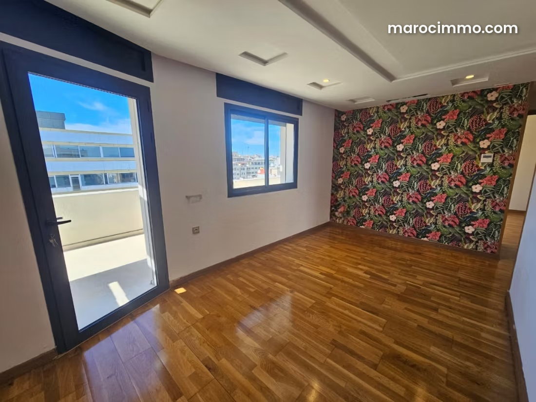 Offre pour location au plein Q. Administratif