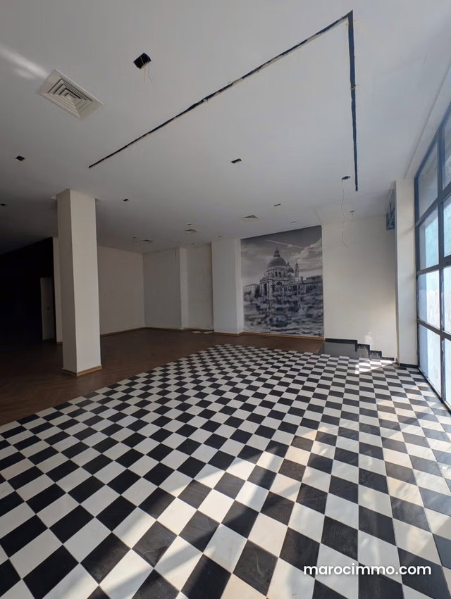 A louer, un Local commercial à Gauthier. Superficie 131 m² — 3