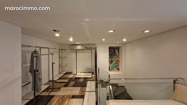 Local commercial 154 m² aménagé équipé — 3