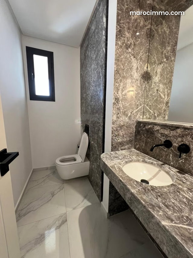 Beautiful apartment for rent in Ain Diab. 3 spacious rooms. Keyed door, security — 4