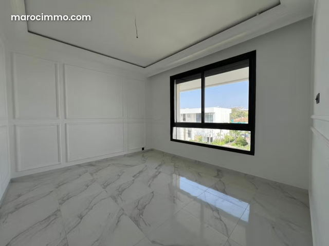 Très bel appartement en location à Ain Diab. 3 chambres agréables. Porte blindée, sécurité — Casablanca