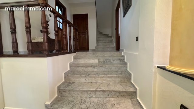 Magnifique villa à vendre à Dar Bouazza quartier Nawrass. 3 chambres. Terrasse et jardin — 5
