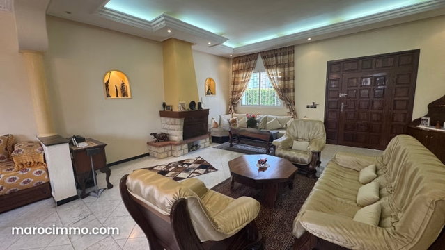 Magnifique villa à vendre à Dar Bouazza quartier Nawrass. 3 chambres. Terrasse et jardin — 4