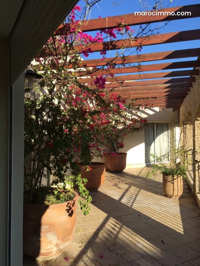Luxurious Villa for Sale in California, Morocco. 4 Bedrooms. Large Pool — 4