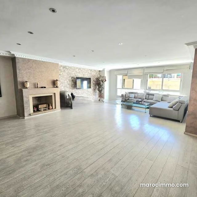 Appartement à Vendre de 206.0 m² à Casablanca, Racine — Casablanca