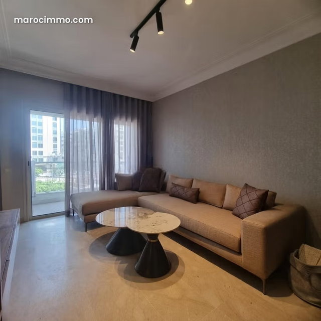 Studio for Rent in Triangle d'Or with Terrace — 3