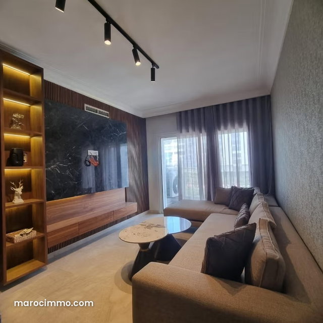 Studio for Rent in Triangle d'Or with Terrace — 2