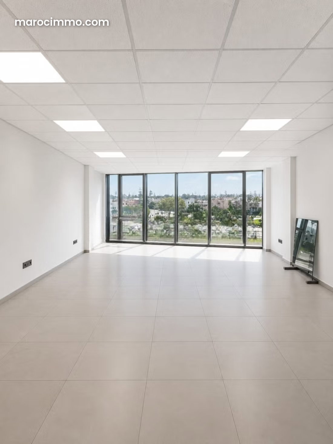 92 sqm office for rent in Casablanca’s Oasis district — Casablanca