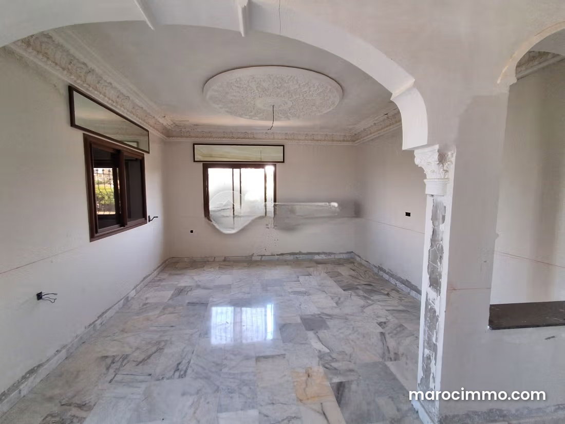 Villa 1036 m² avec cave et terrasse, Port Tanger ville — Tanger