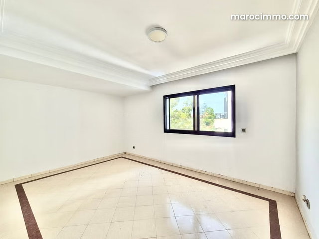 Appartement Vide Racine — 5