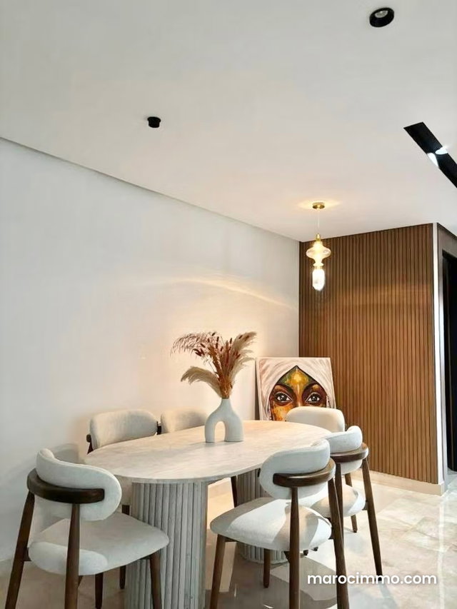 Superbe Appartement 2ch Meublé à CFC — 4
