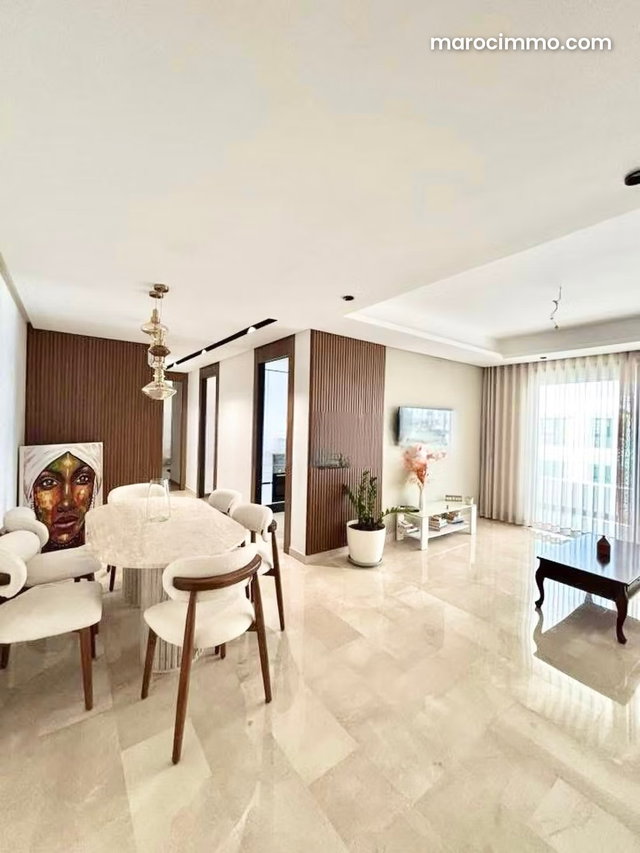 Superbe Appartement 2ch Meublé à CFC — 2
