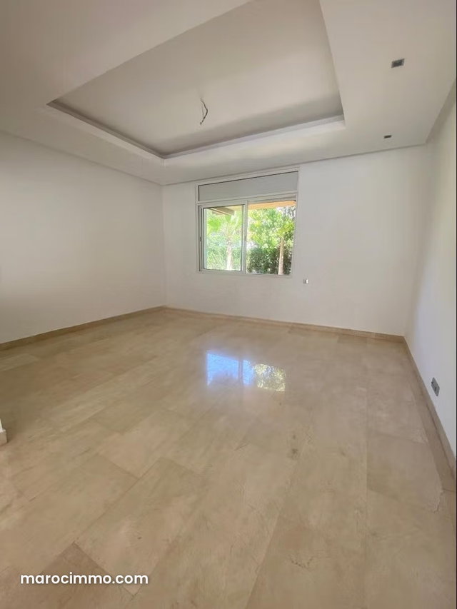 Villa de luxe à louer à Ville Verte. Surface de 350 m². Climatisation et piscine — 5