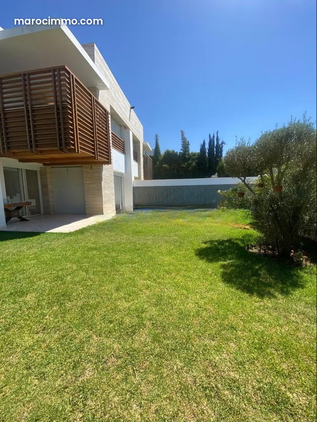 Villa de luxe à louer à Ville Verte. Surface de 350 m². Climatisation et piscine — 2