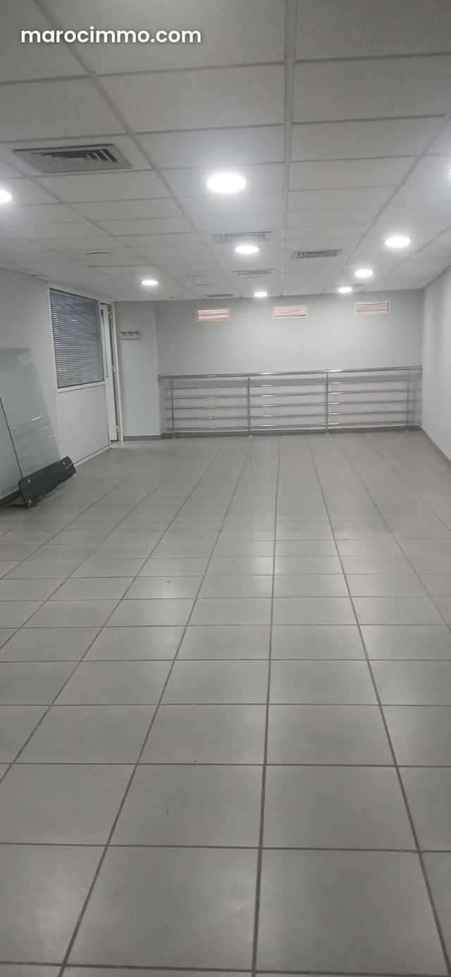 A louer local commercial 280m2 Valfleury — الدار البيضاء