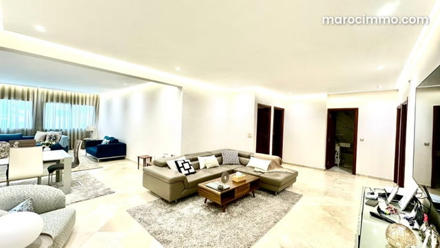 Appartement en location à Maârif Extension. Surface totale 200 m². Terrasse et ascenseur — 5