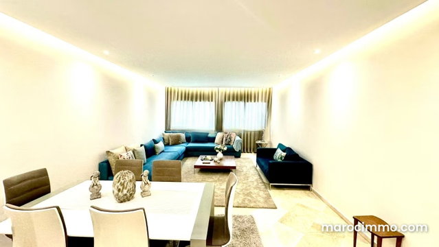 Appartement en location à Maârif Extension. Surface totale 200 m². Terrasse et ascenseur — 4