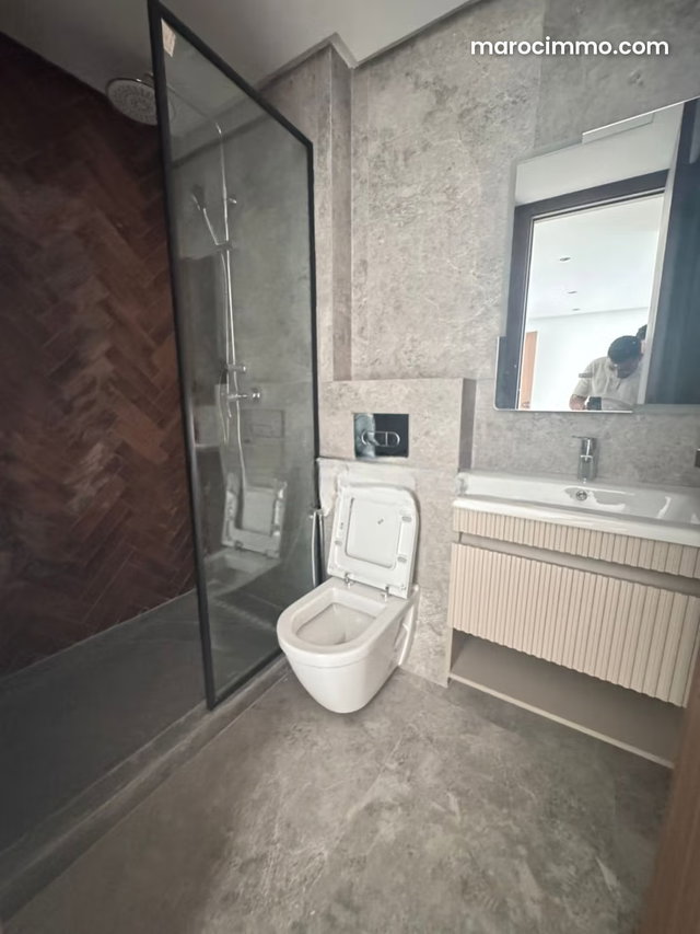 Location studio vide à Quartier Palmier — 4