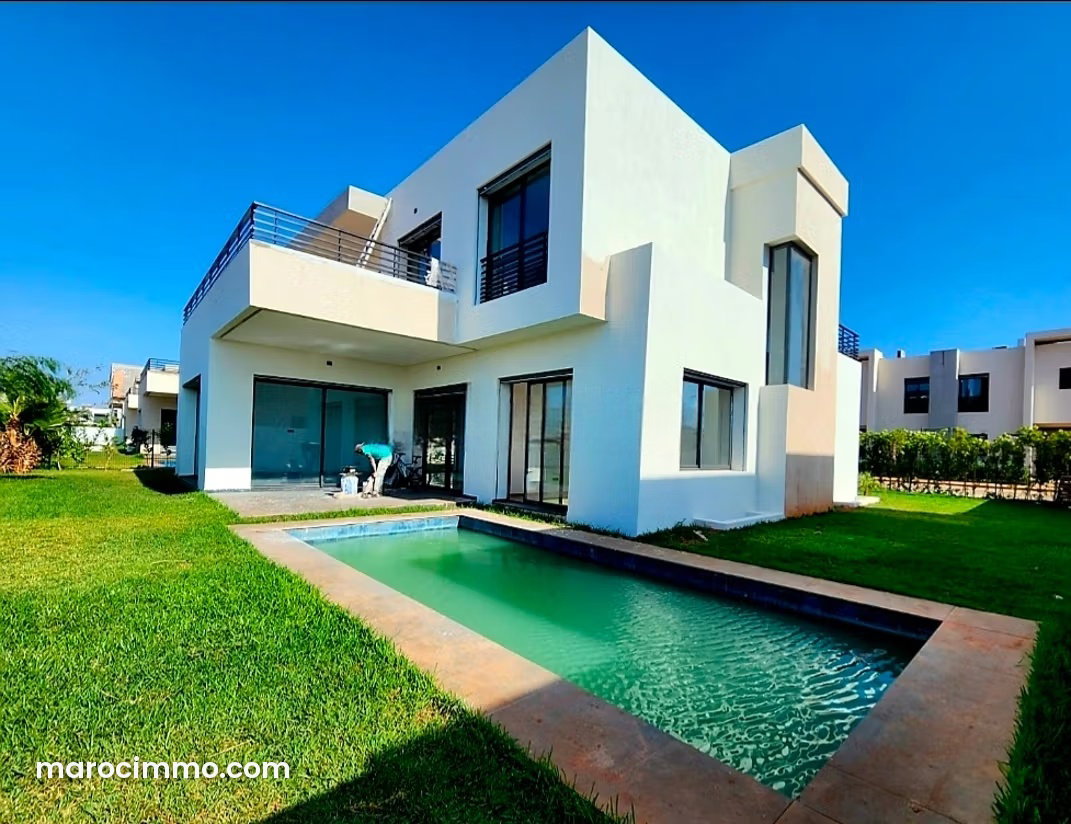 550 sqm villa with swimming pool in Ville Verte, Bouskoura — Bouskoura