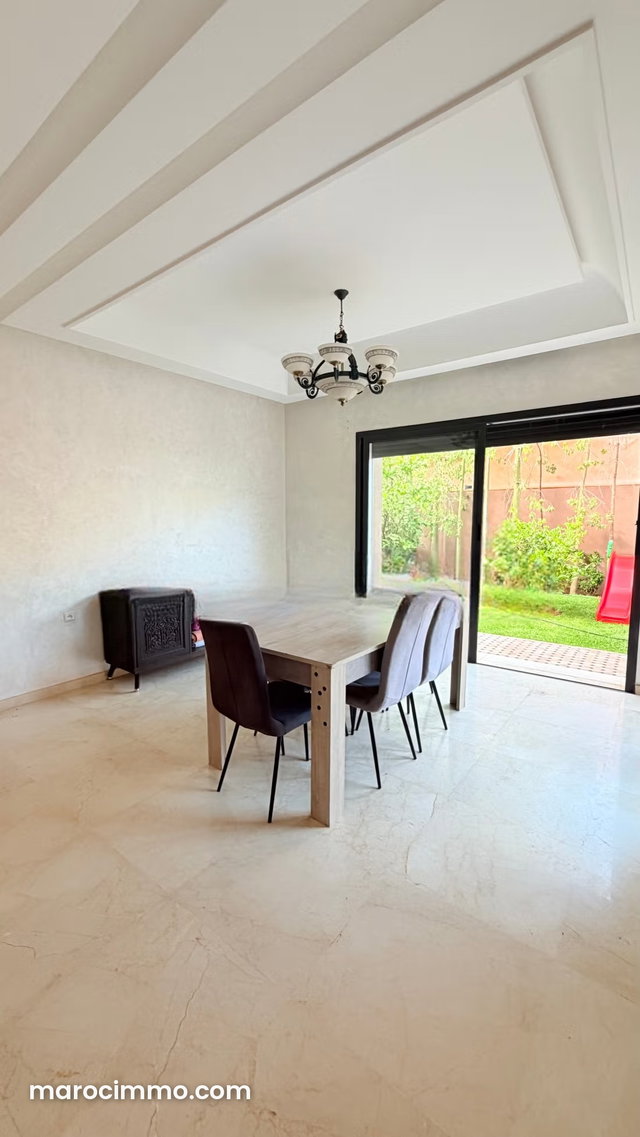 Luxury villa for sale on Route de l'Ourika. 3 comfortable bedrooms — 5