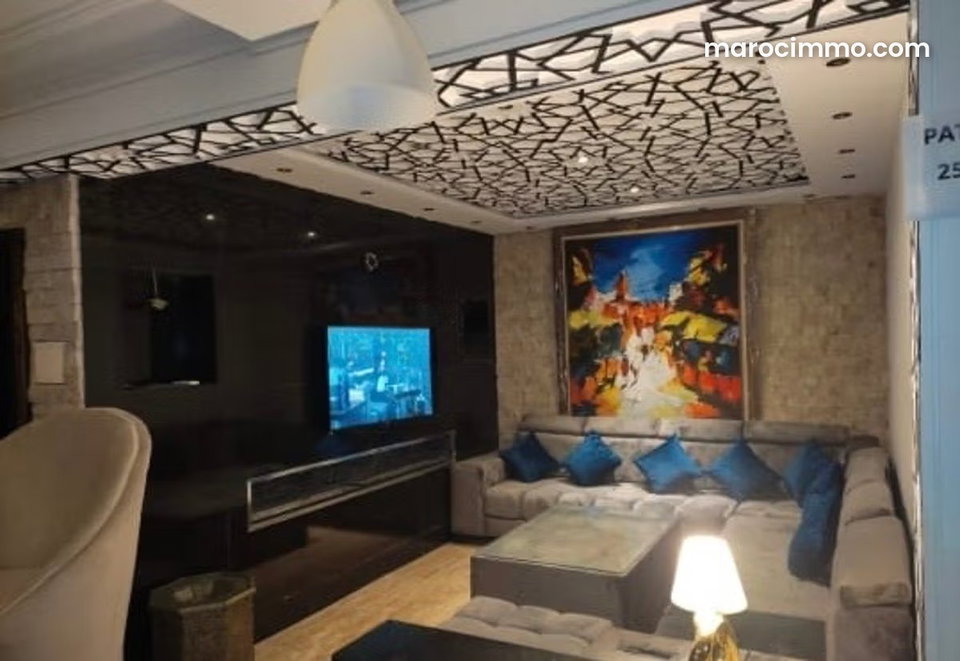 Bureaux à louer à Agdal. Surface de 145 m². Concierge et climatisation