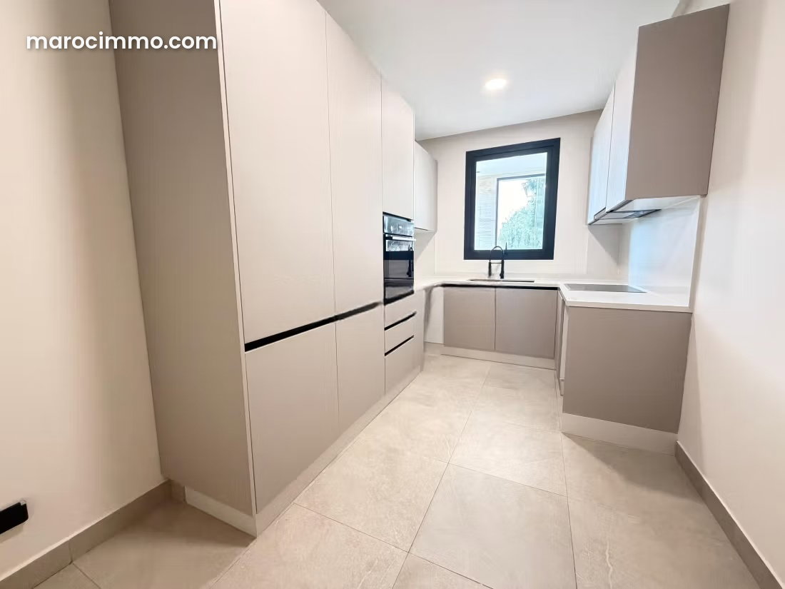 Villa 150 m² à louer Souissi, Rabat, 3 chambres avec jardin — Rabat