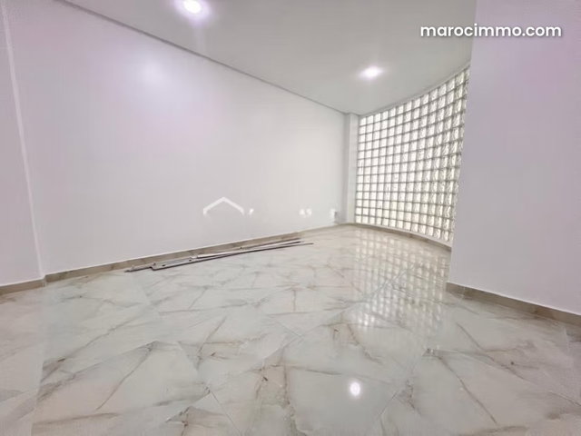 Local commercial de 100 m² à Casablanca — 4
